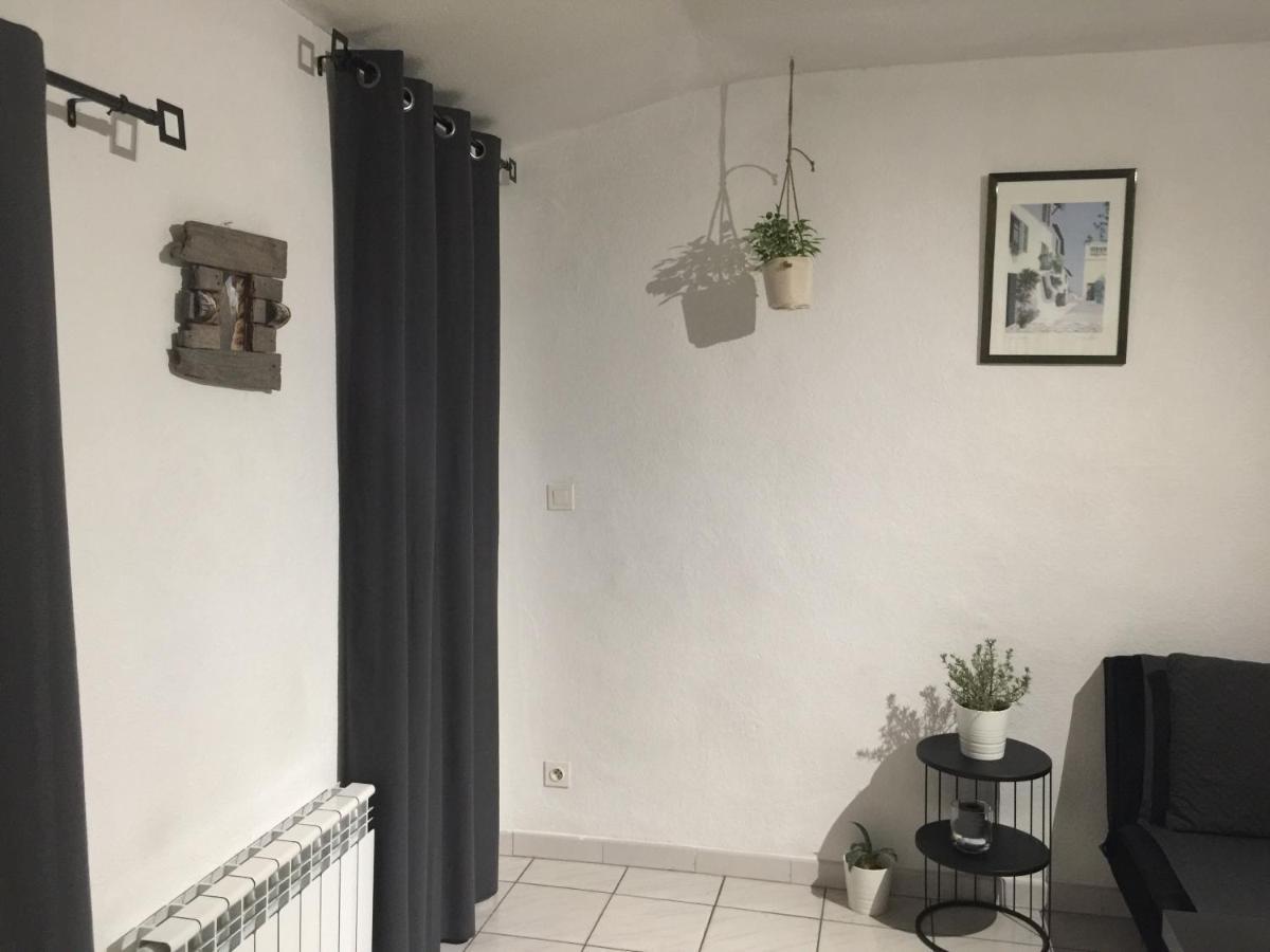 Apartmán T2 Avec Terrasse, Clim , Box Fibre Vedène Exteriér fotografie